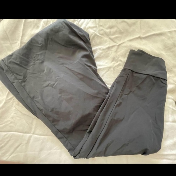 Nike Joggers - Picture 2 of 3